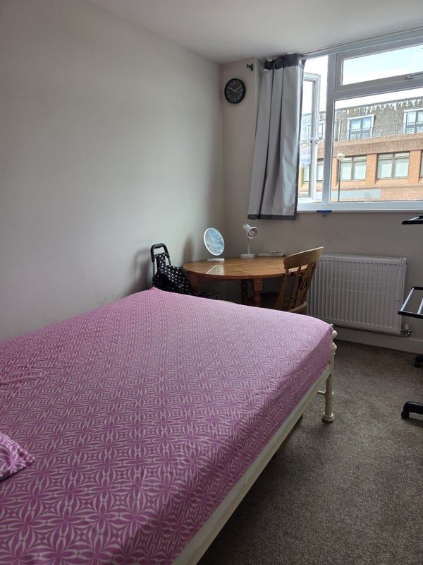 Room Victoria Road in Ferndown