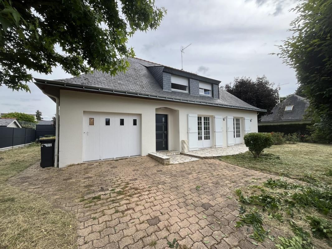 House Route de Pouillé in Les Ponts-de-Cé