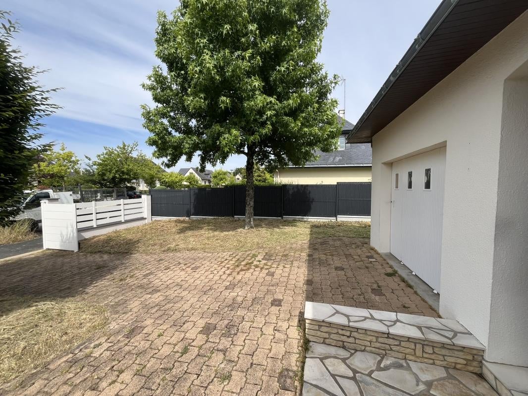 House Route de Pouillé in Les Ponts-de-Cé