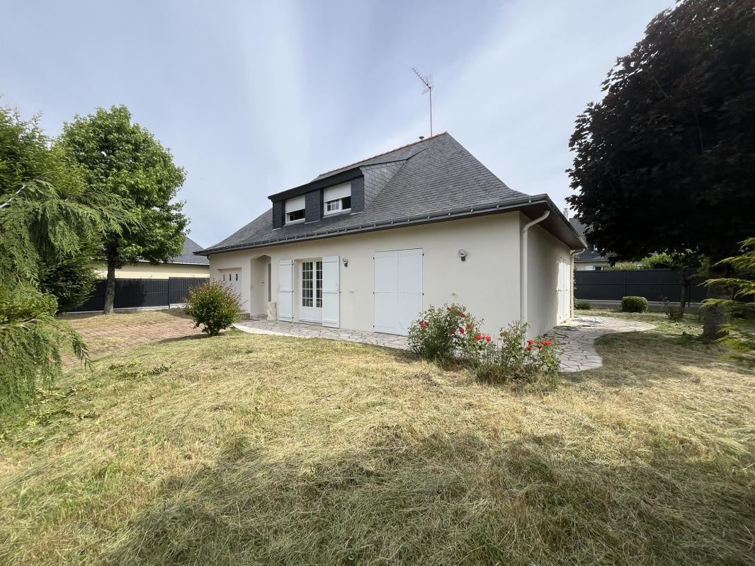 House Route de Pouillé in Les Ponts-de-Cé