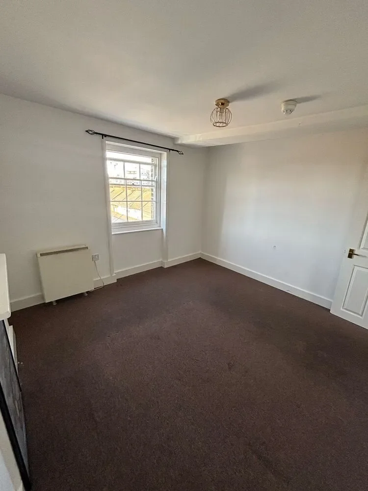 Flat Harmer Street in Gravesham