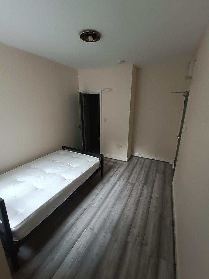 Room Marmadon Road in Greater London