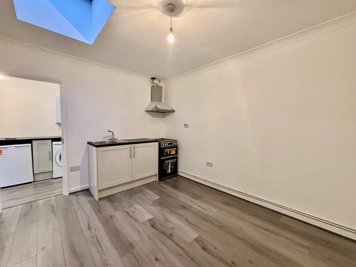 Flat Napier Road in Gillingham