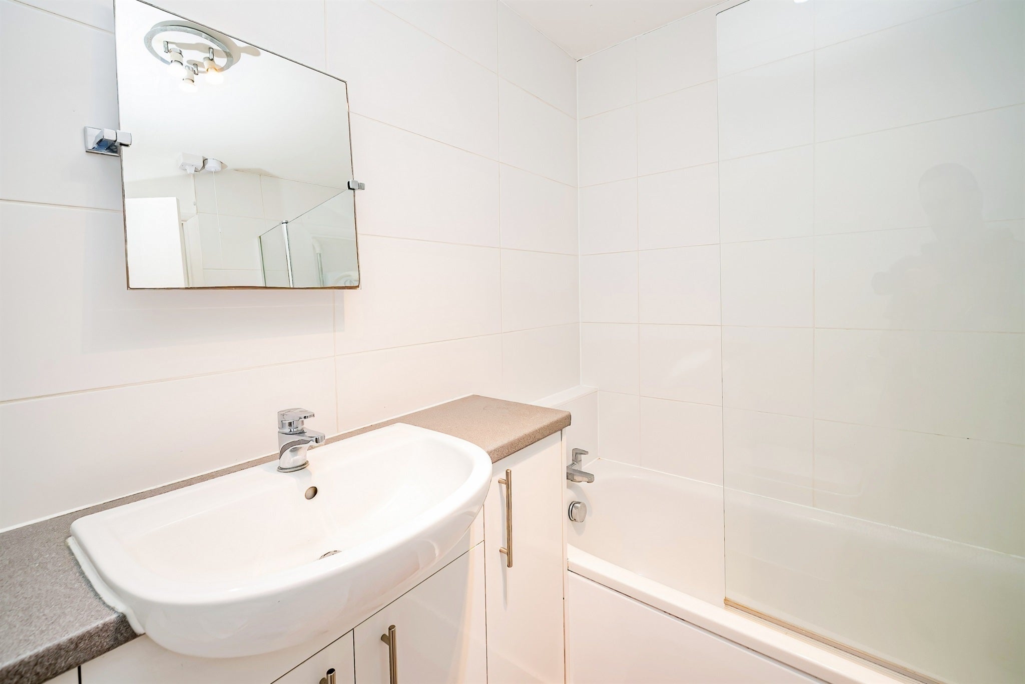 Flat Lowestoft Drive in Slough