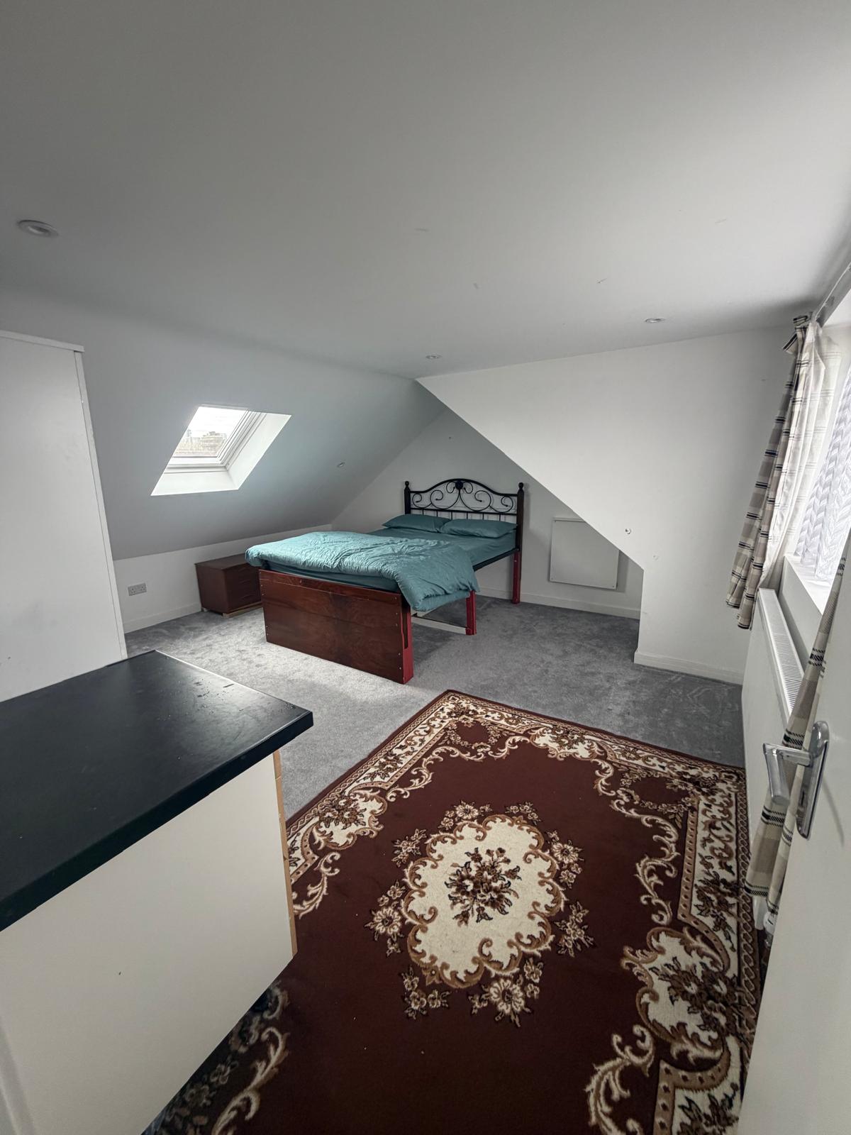 Flat Staines Road in Greater London