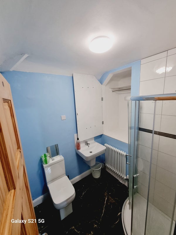 Room Teddington Grove in Birmingham