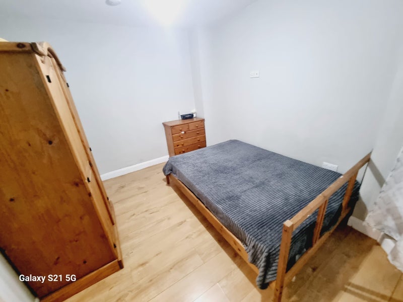 Room Teddington Grove in Birmingham