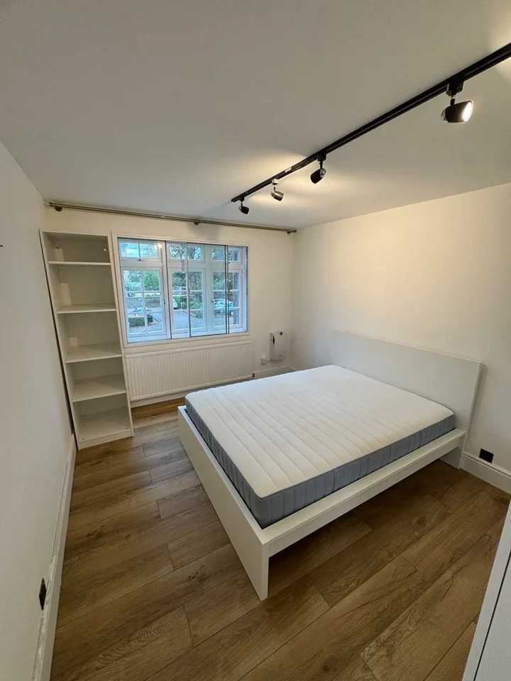 Flat Witham Road in Greater London