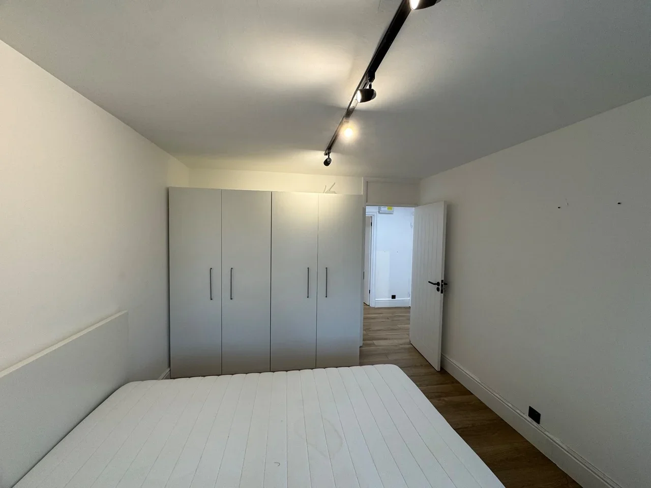 Flat Witham Road in Greater London