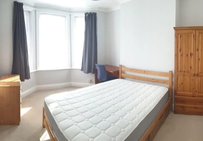 Room Ensbury Park Road in Bournemouth