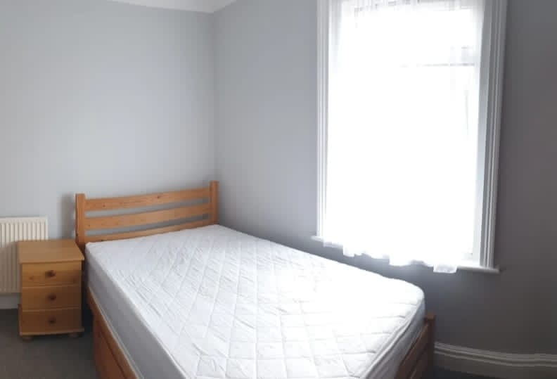 Room Ensbury Park Road in Bournemouth