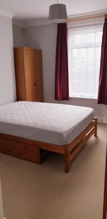Room Ensbury Park Road in Bournemouth
