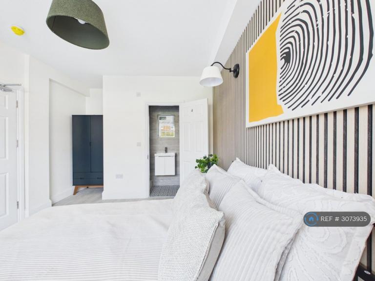 Room Braybrook Street in Greater London