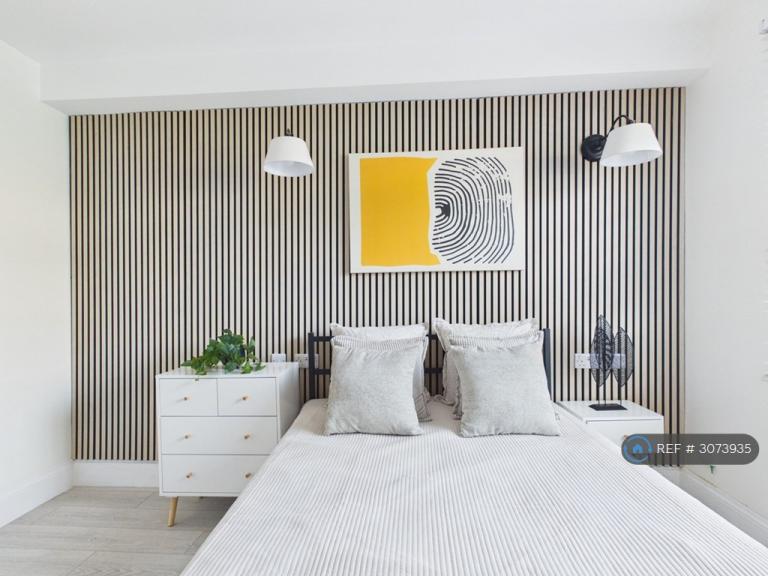 Room Braybrook Street in Greater London