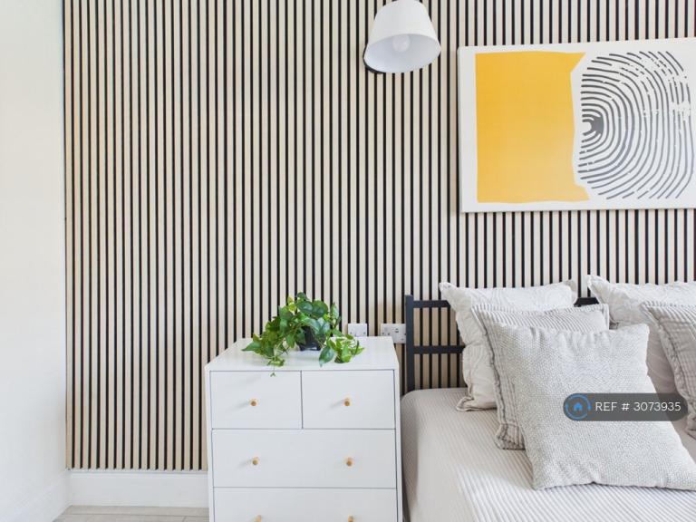 Room Braybrook Street in Greater London