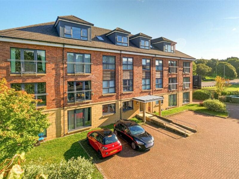 Flat Hamilton Road in Cambuslang