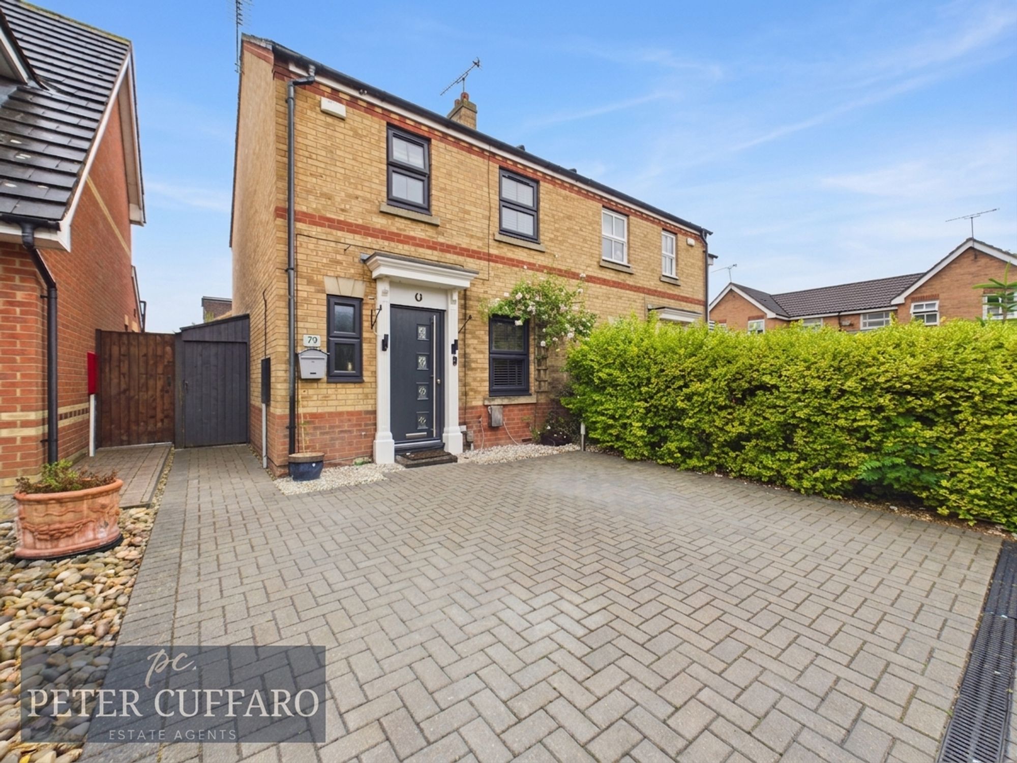 House Doulton Close in Harlow