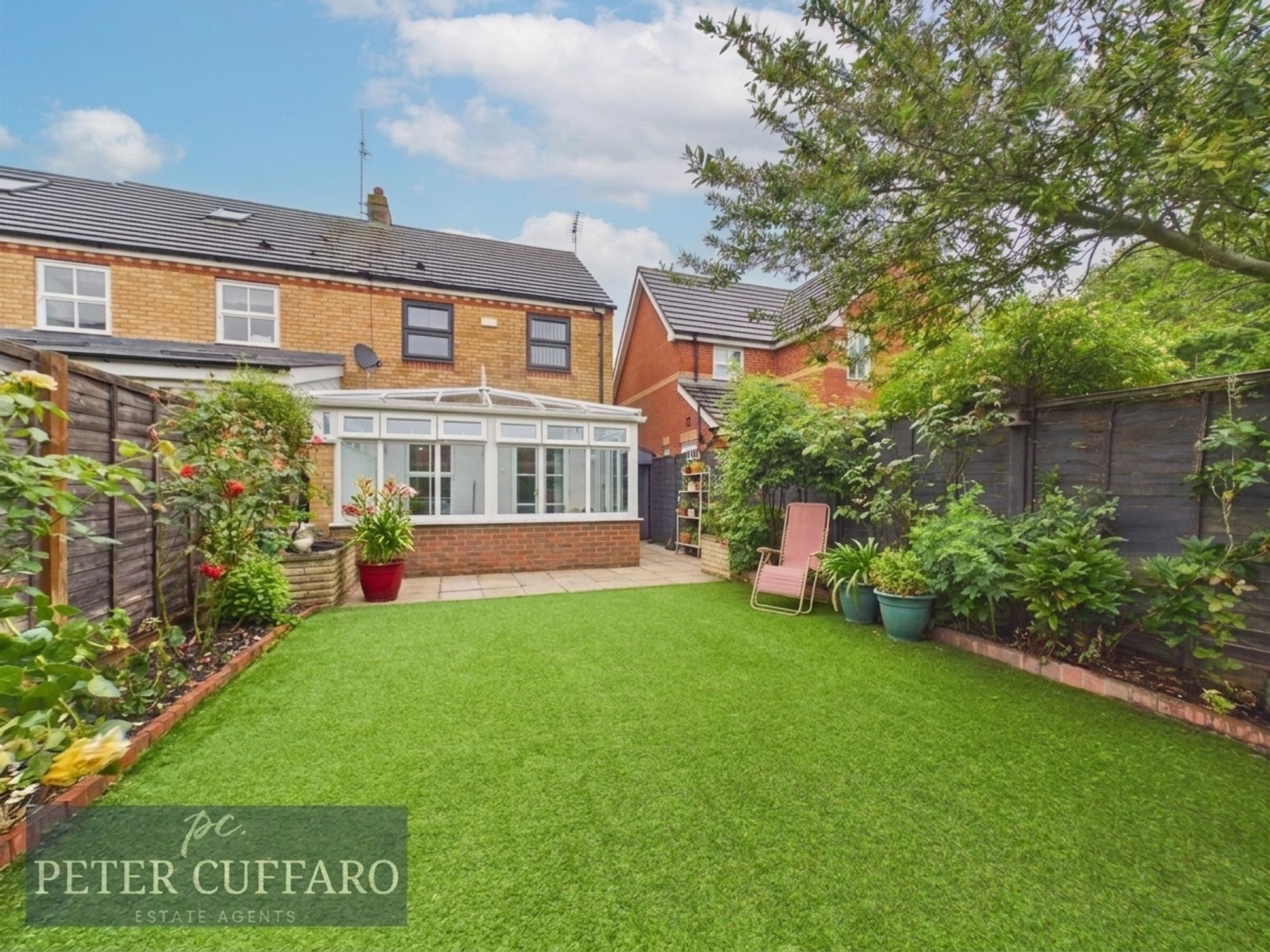 House Doulton Close in Harlow