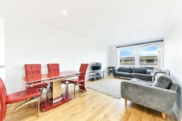 Flat Beckford Close in London
