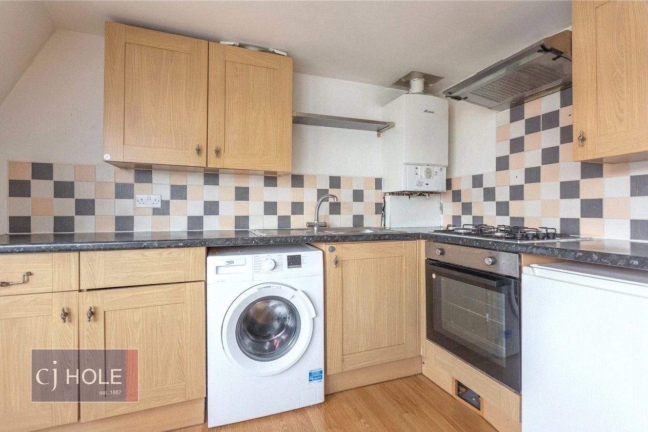 Flat Gloucester Road in Bristol