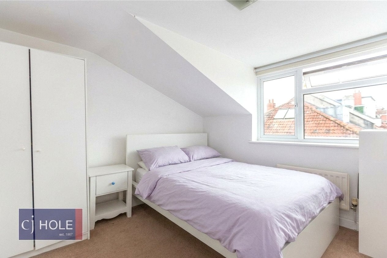 Flat Gloucester Road in Bristol