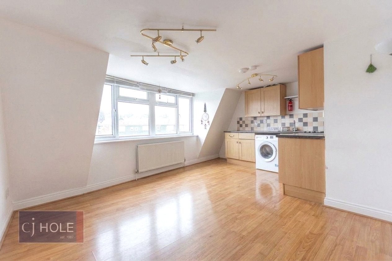 Flat Gloucester Road in Bristol