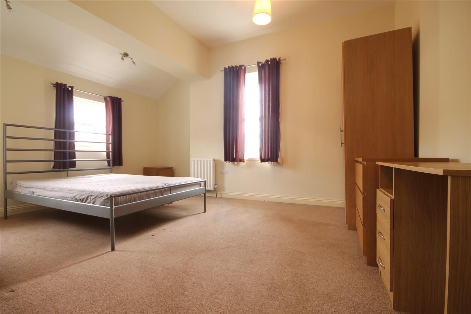 Flat Swinburn Road in Seaton Valley