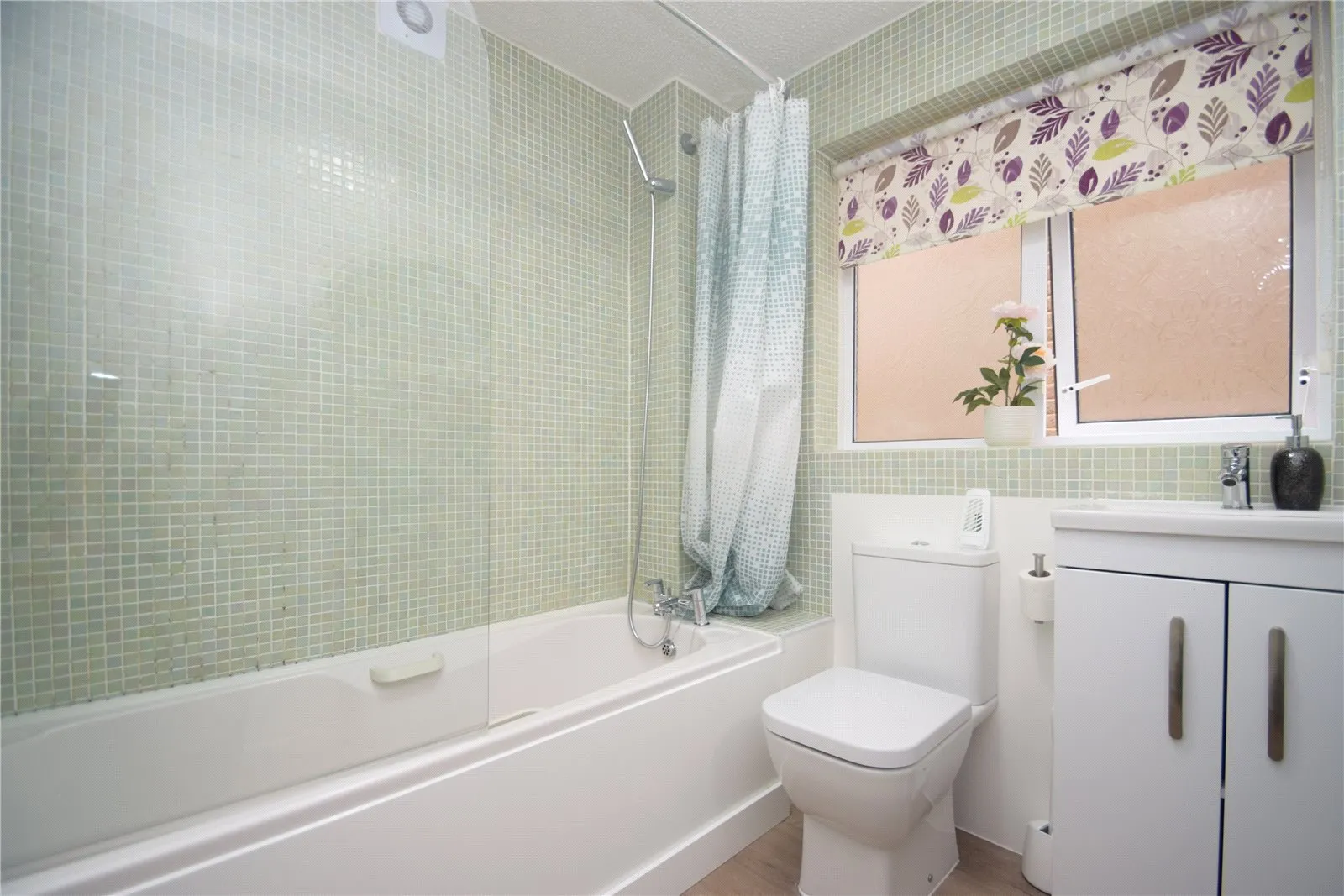 Flat Caburn Close in Scarborough