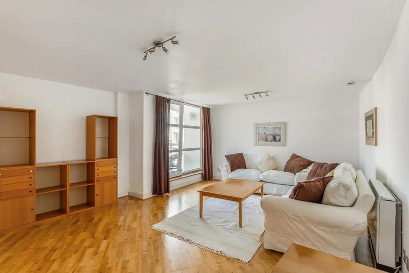 Room Manchester Road in Greater London