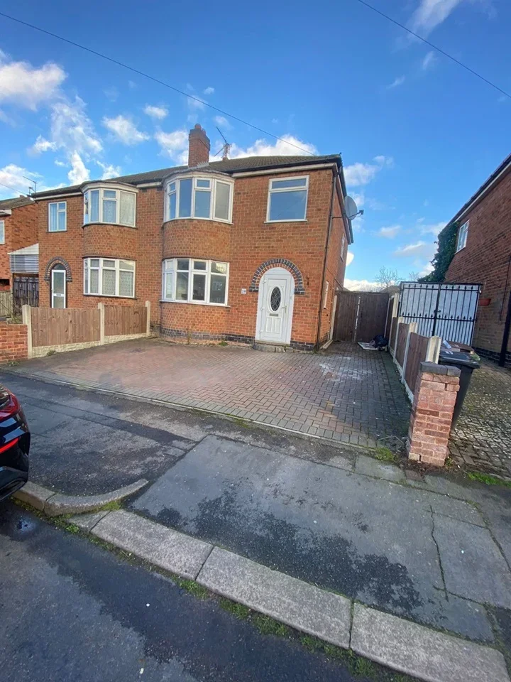House Bradgate Drive in Oadby and Wigston
