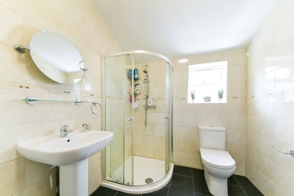 Flat Woodside in Greater London