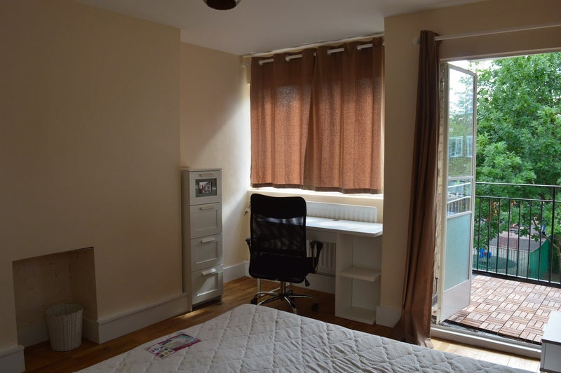 Room Tildesley Road in Greater London