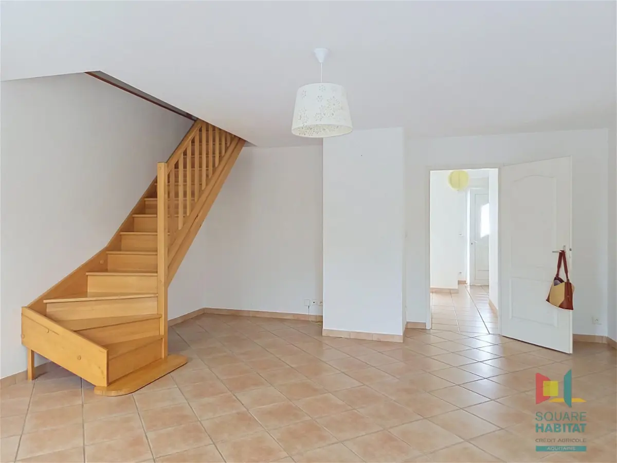 House Route de Pinaud in Saint-Denis-de-Pile