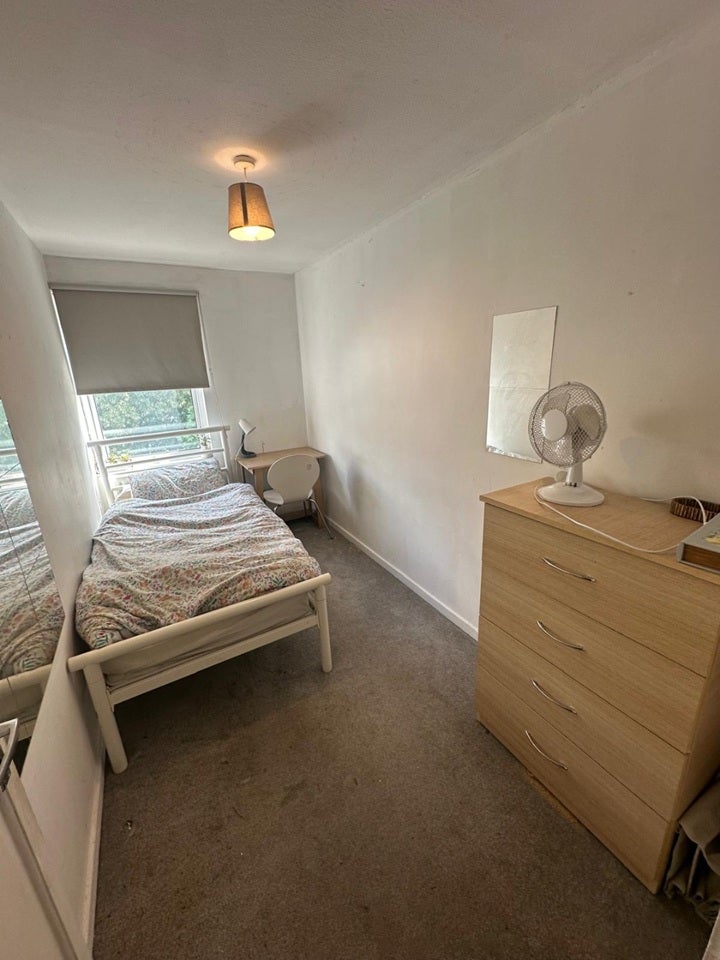 Room Hoskin's Close in Greater London