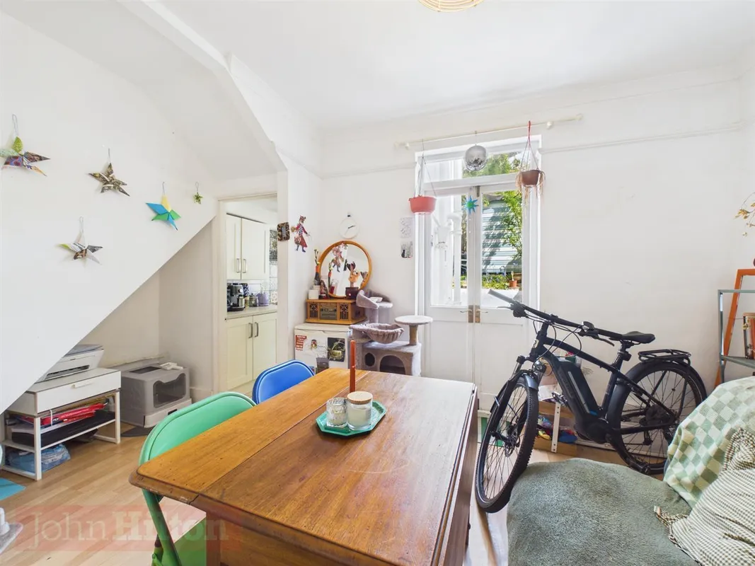 Flat Bentham Road in Brighton
