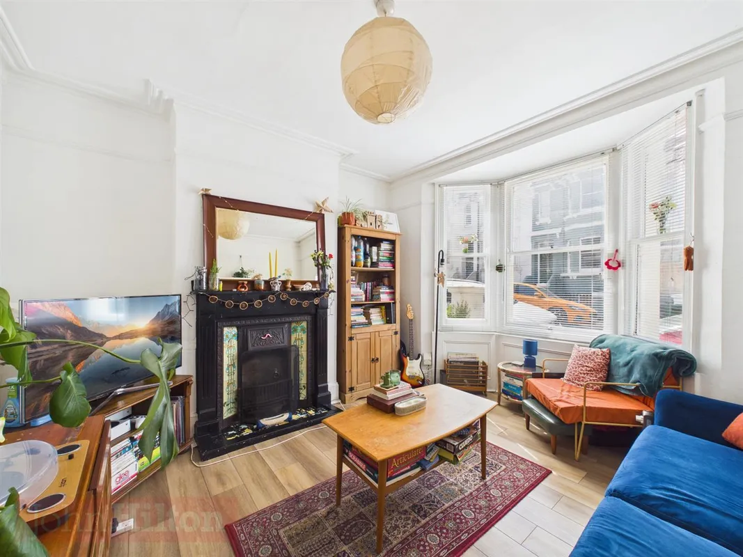 Flat Bentham Road in Brighton