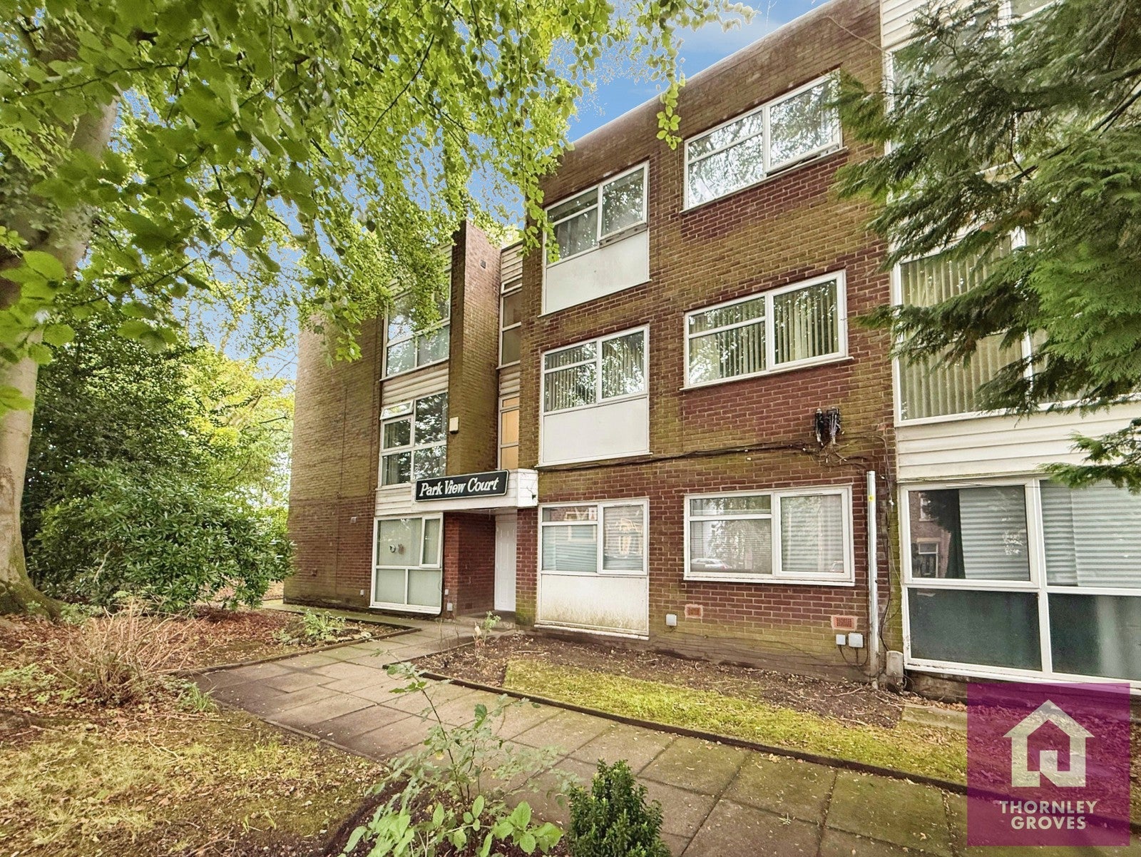 Flat Park View Court in Prestwich