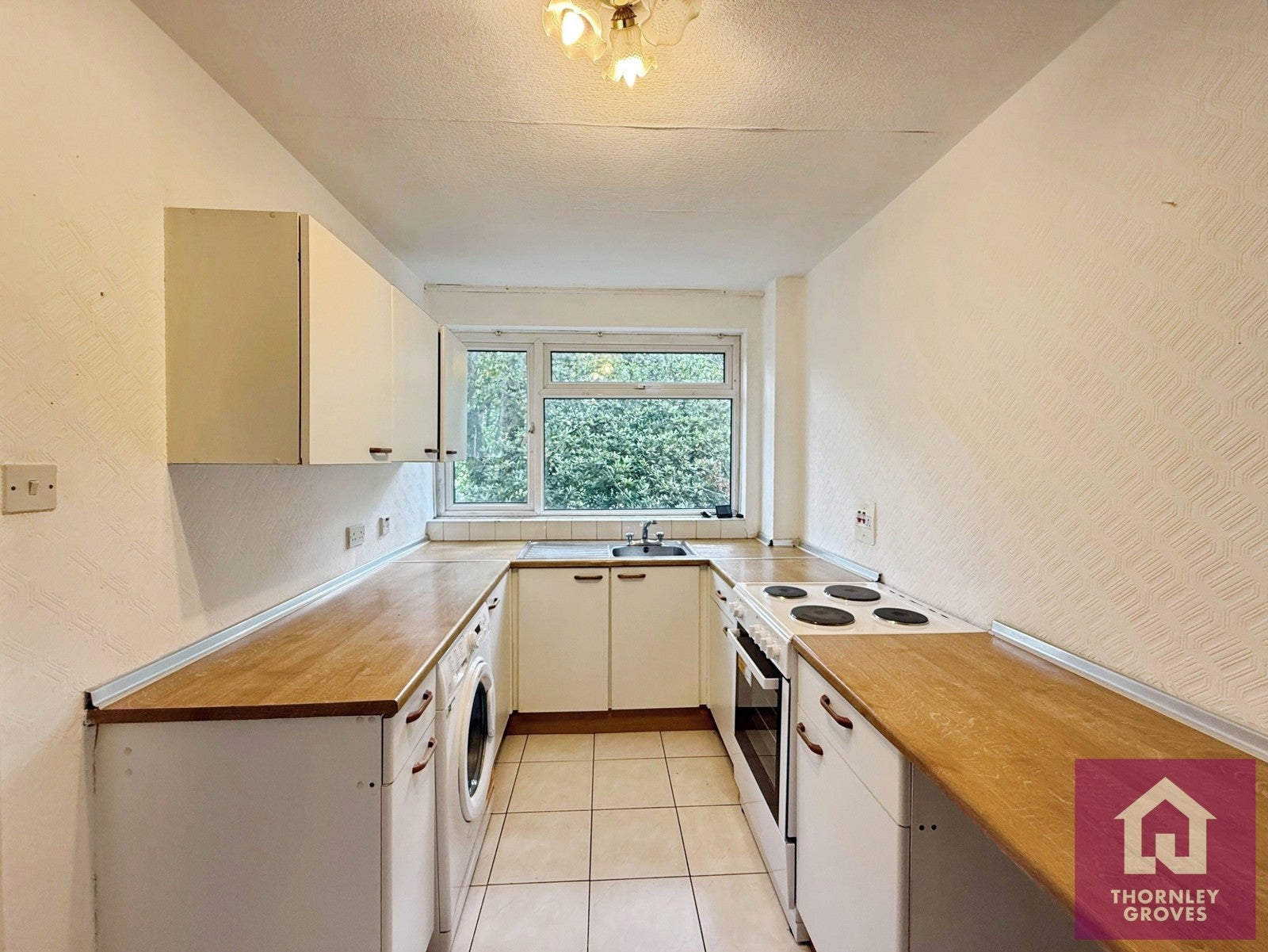 Flat Park View Court in Prestwich