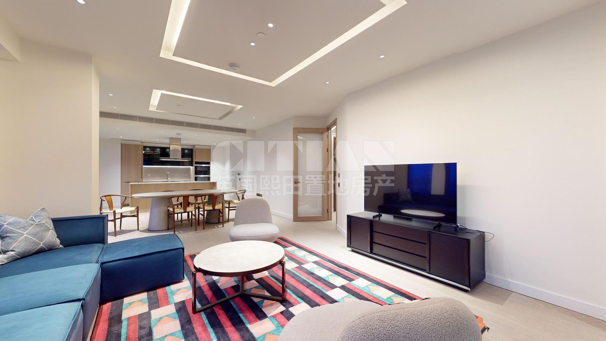Flat Nine Elms Lane in Greater London