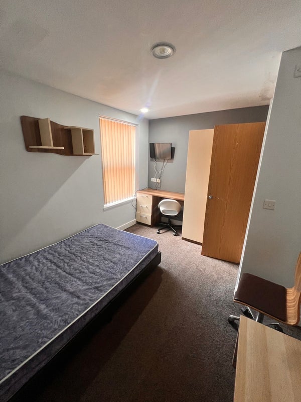 Room Bournbrook Road in Birmingham