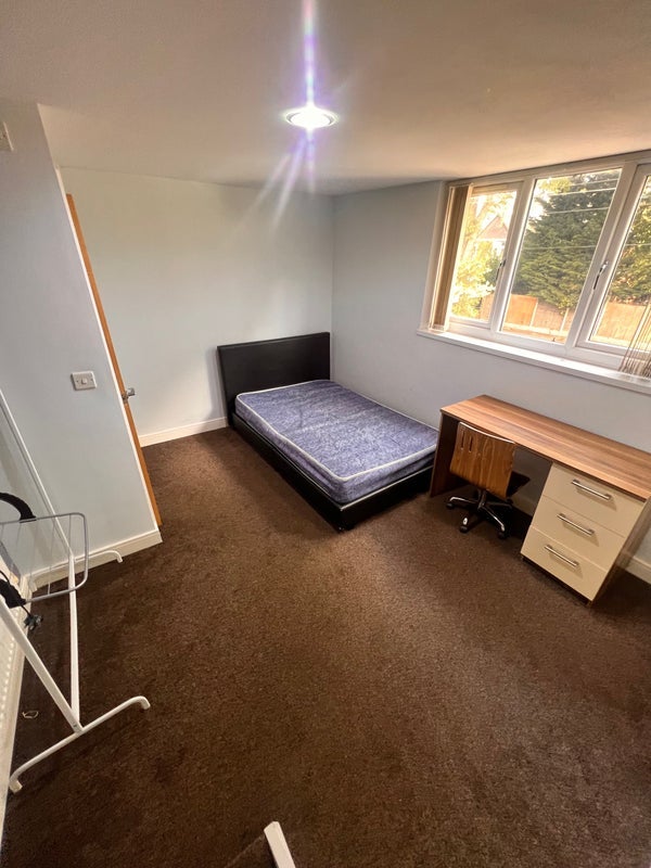 Room Bournbrook Road in Birmingham