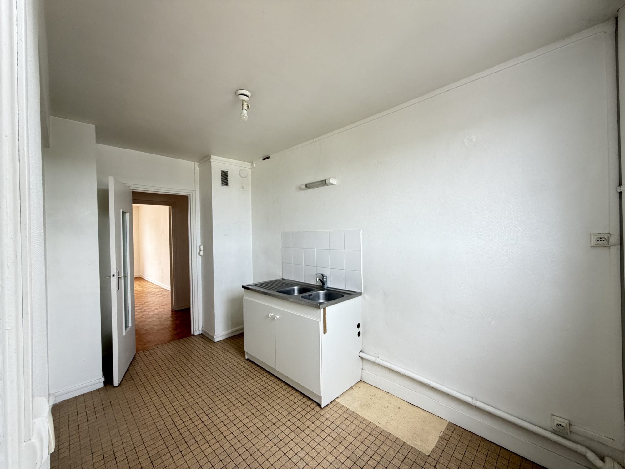 Flat Rue du Pont Colbert in Versailles