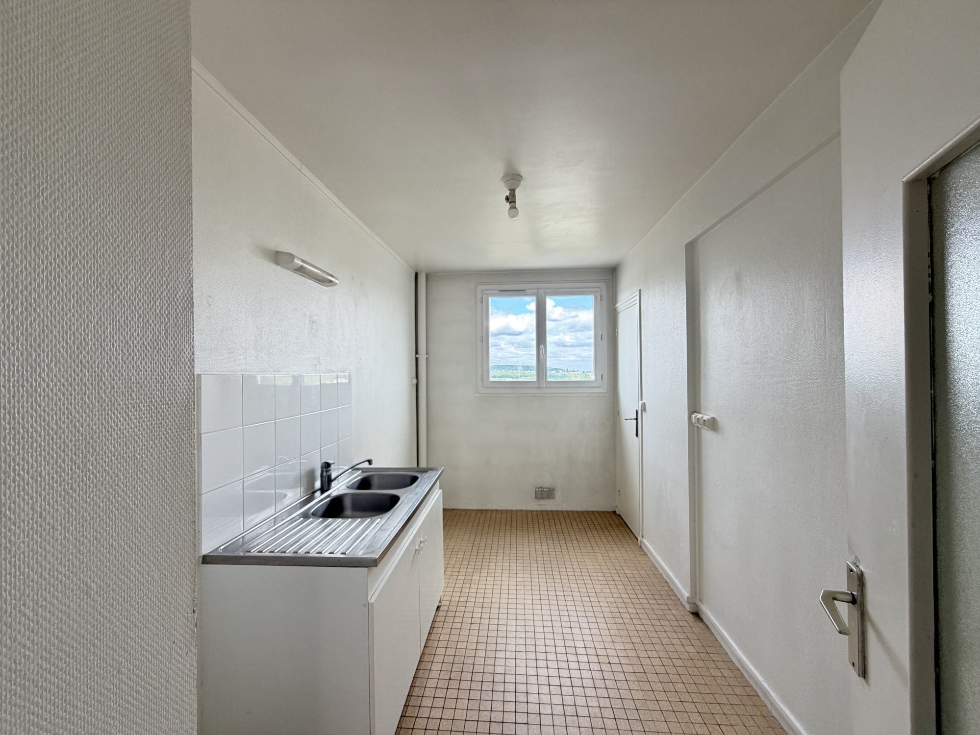 Flat Rue du Pont Colbert in Versailles