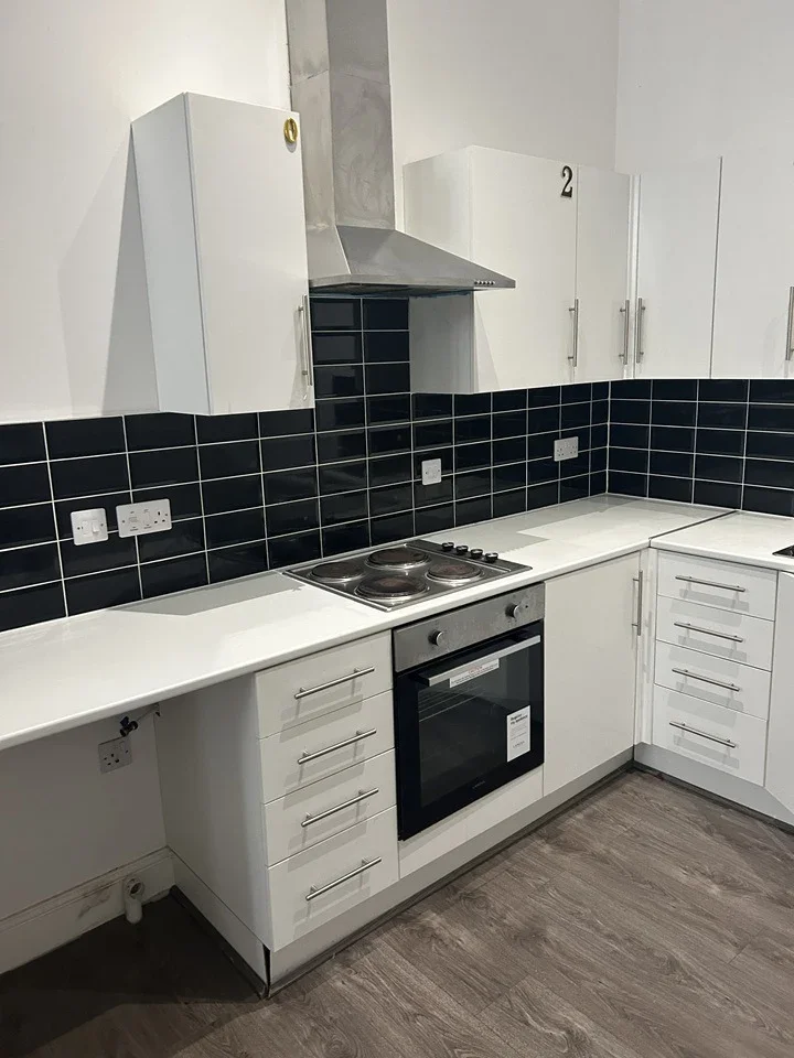 Flat Rhodes Street in Royton