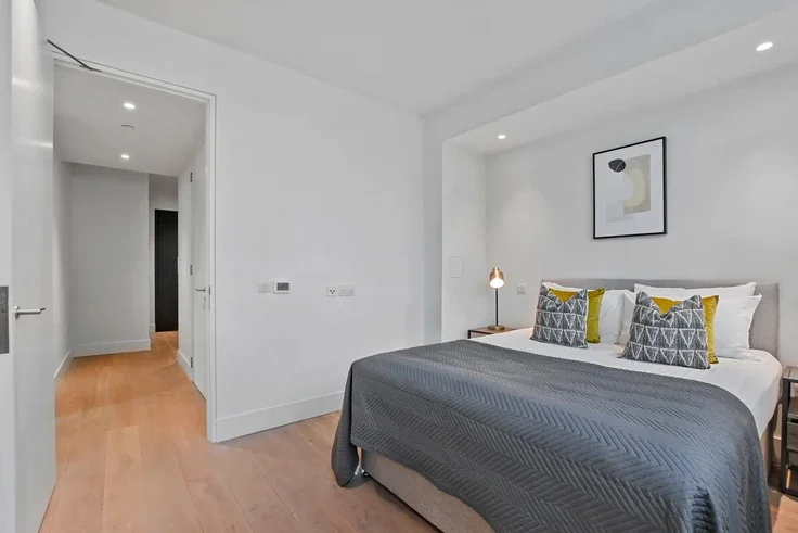 Flat Whitfield Street in Greater London