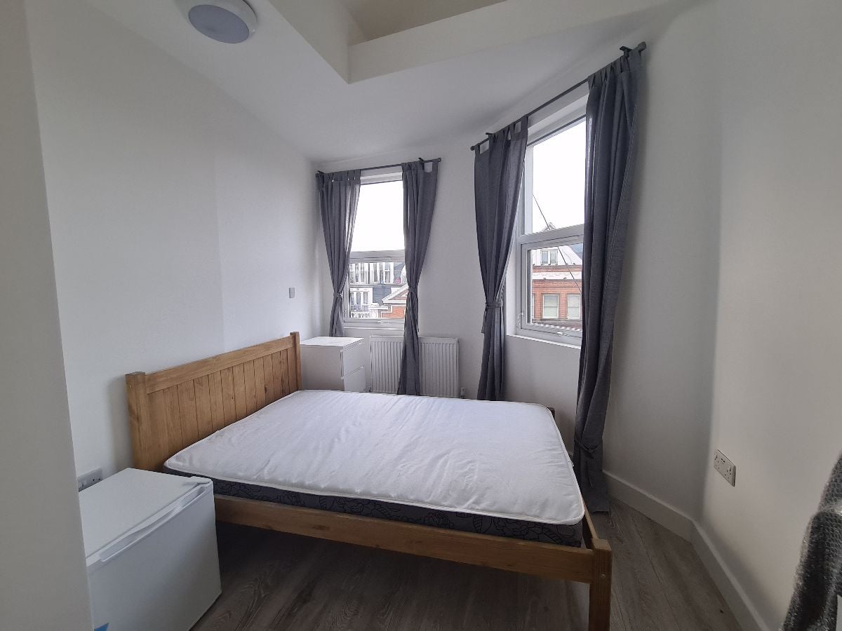 Flat Kilburn High Road in Greater London