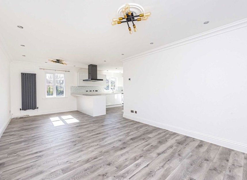 Flat Catherine Drive in Greater London