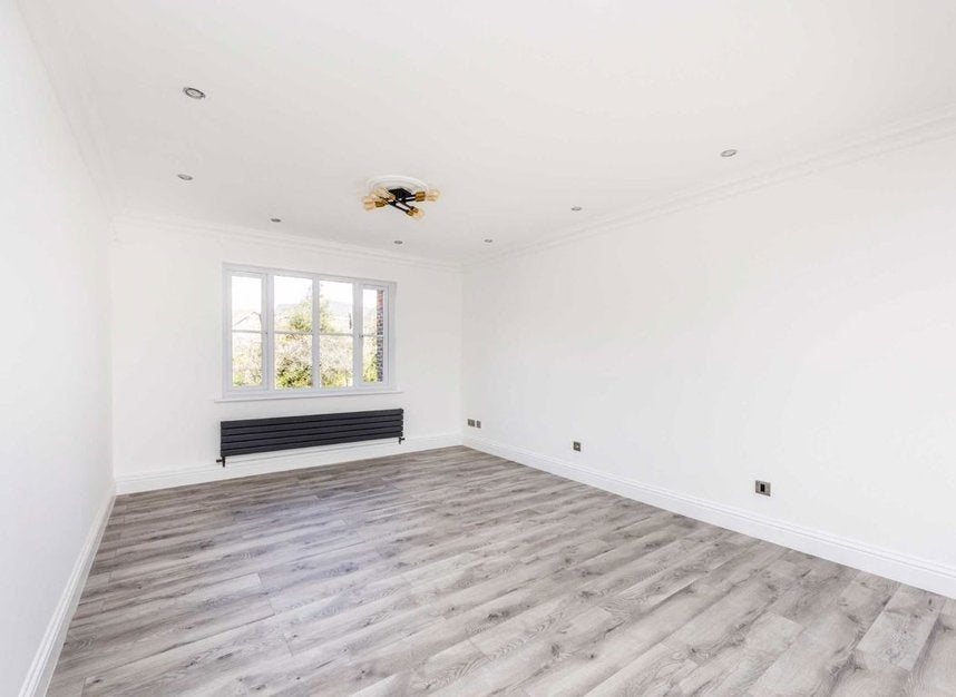 Flat Catherine Drive in Greater London