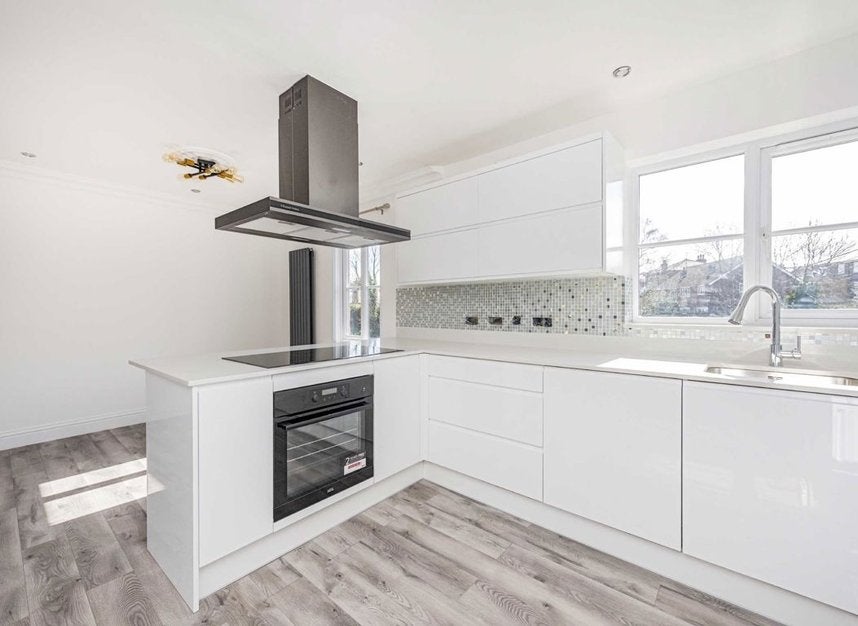 Flat Catherine Drive in Greater London
