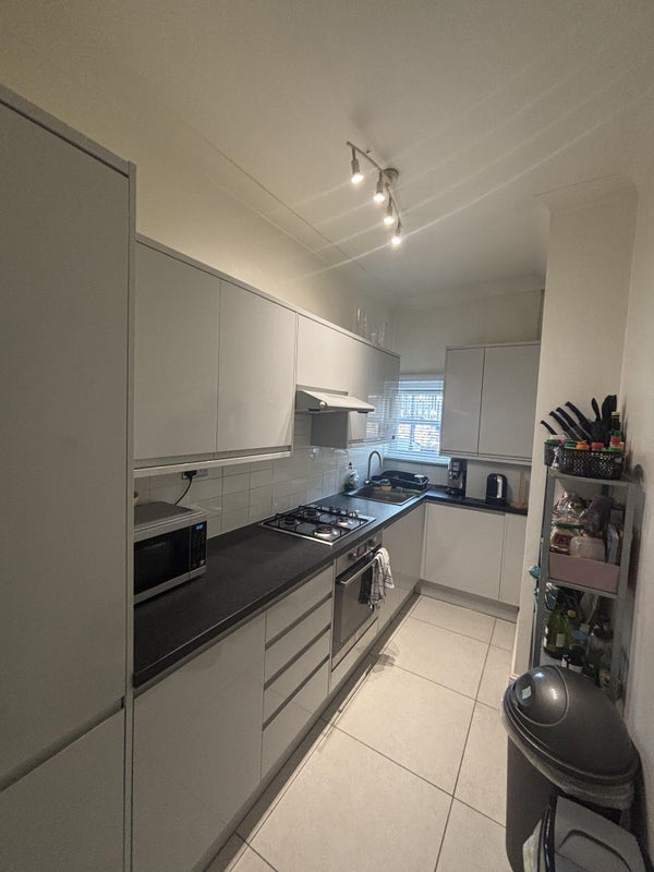 Room Cotswold Street in Greater London